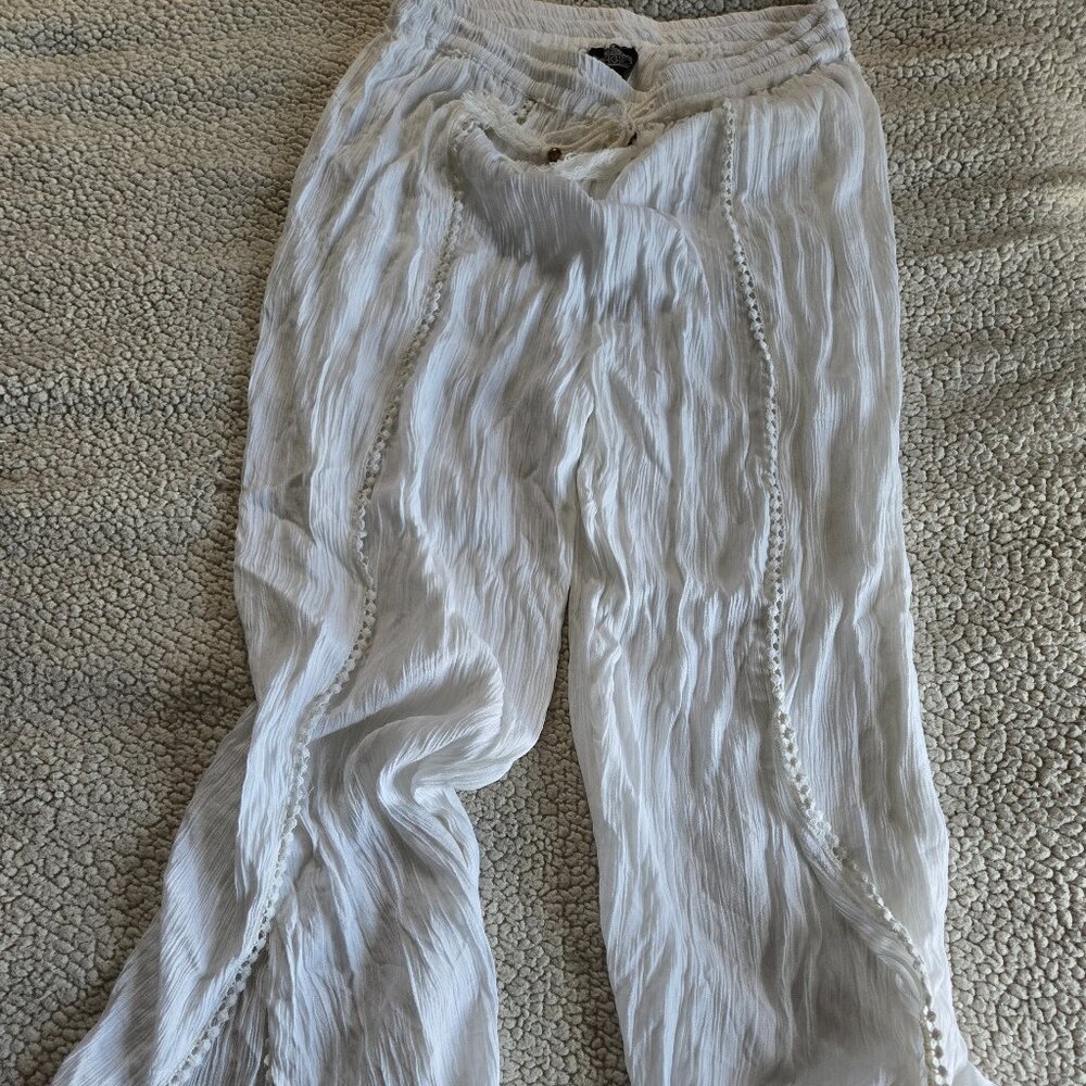 Flows white Angie pants size large
